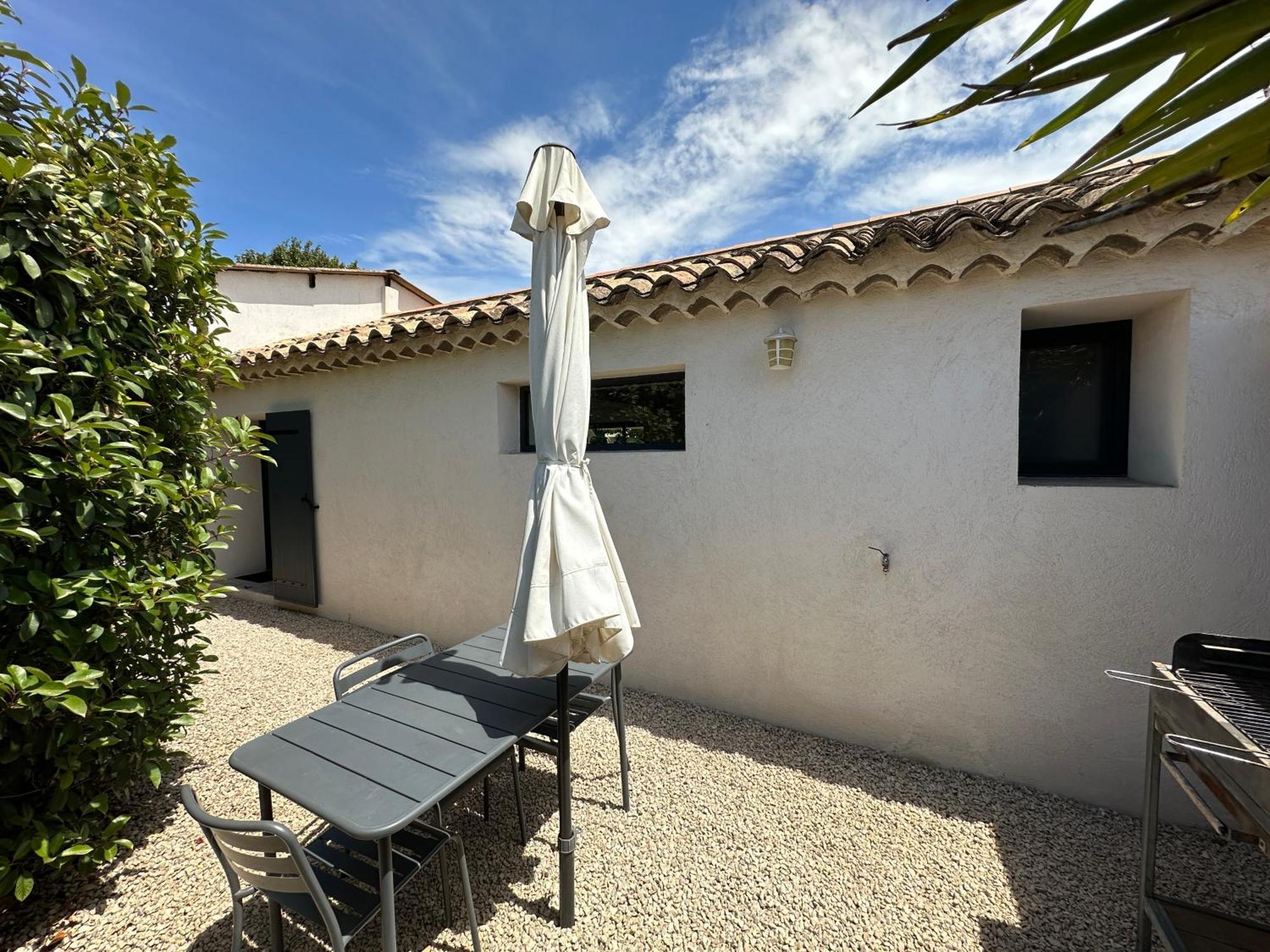Maison Contemporaine Avec Piscine Privee Chauffee, Entre Plages Et Provence, Borne 11 Kw Istres Bagian luar foto