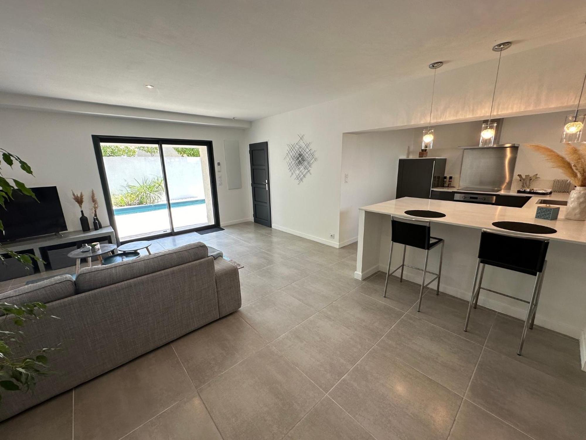 Maison Contemporaine Avec Piscine Privee Chauffee, Entre Plages Et Provence, Borne 11 Kw Istres Bagian luar foto