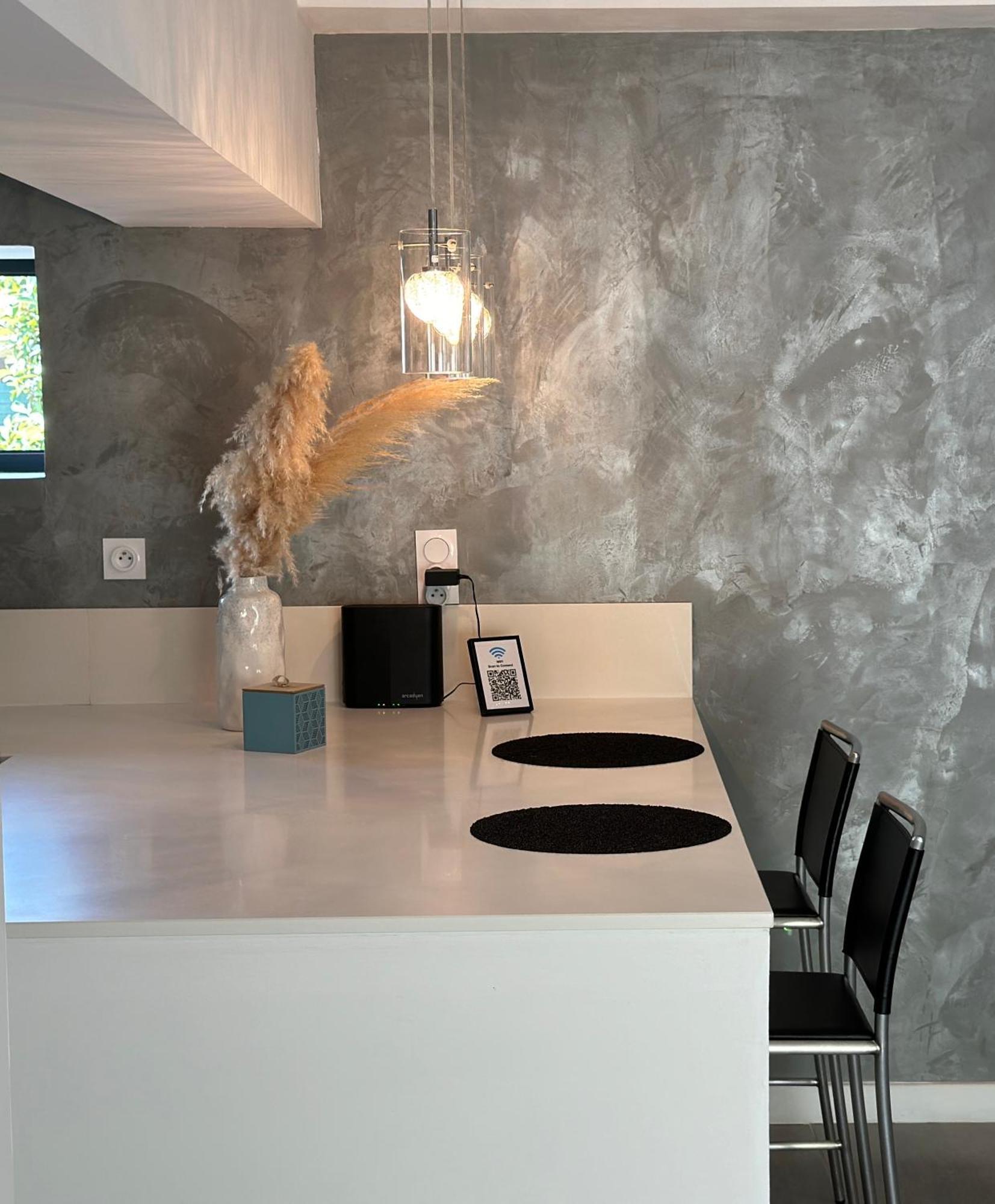 Maison Contemporaine Avec Piscine Privee Chauffee, Entre Plages Et Provence, Borne 11 Kw Istres Bagian luar foto