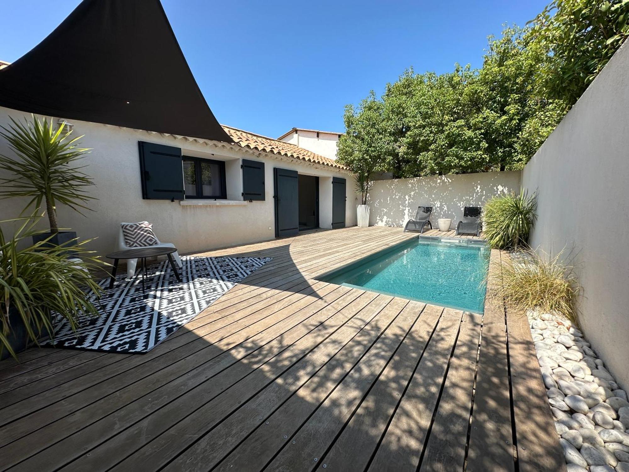 Maison Contemporaine Avec Piscine Privee Chauffee, Entre Plages Et Provence, Borne 11 Kw Istres Bagian luar foto
